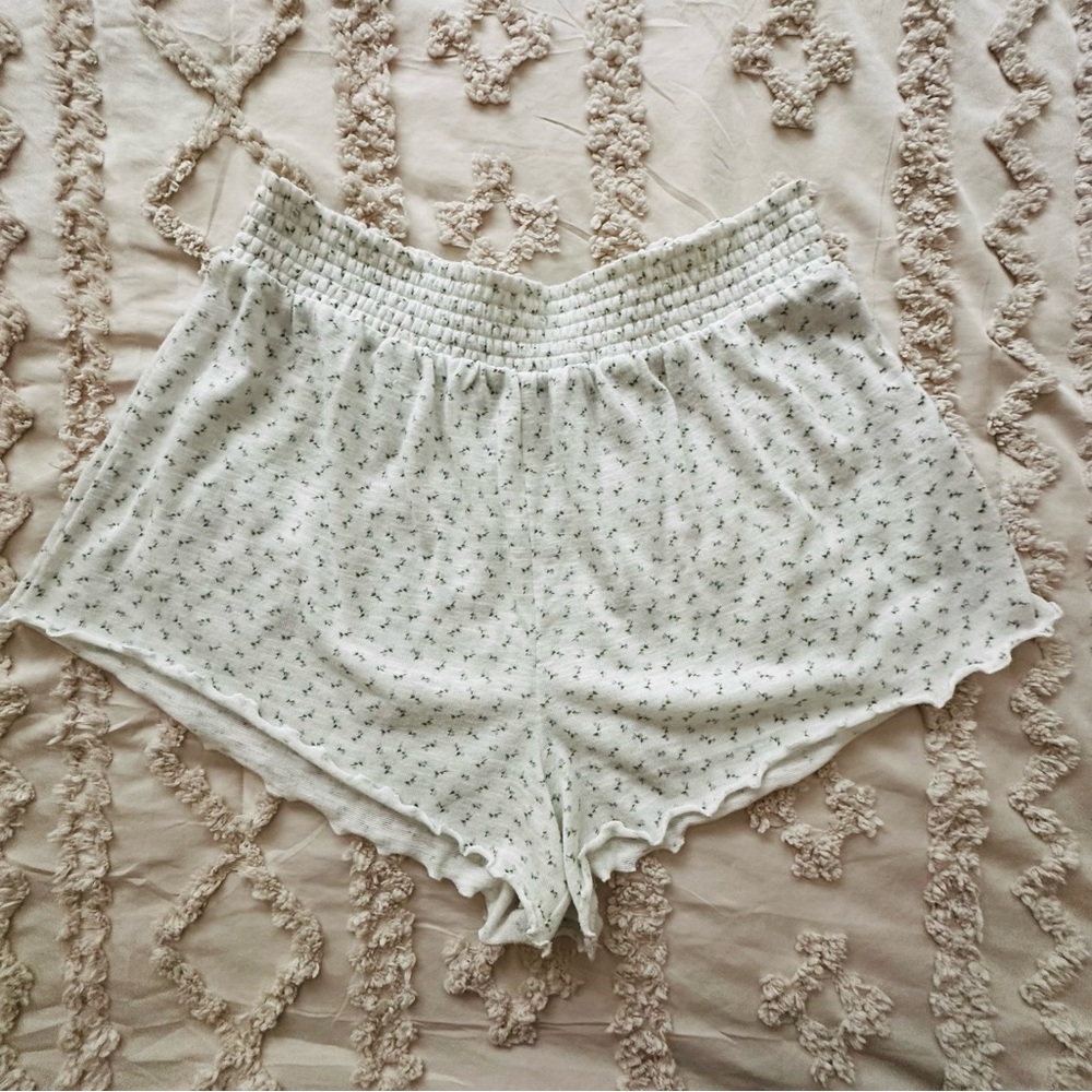 Aeropostale White Floral Patterned Shorts
